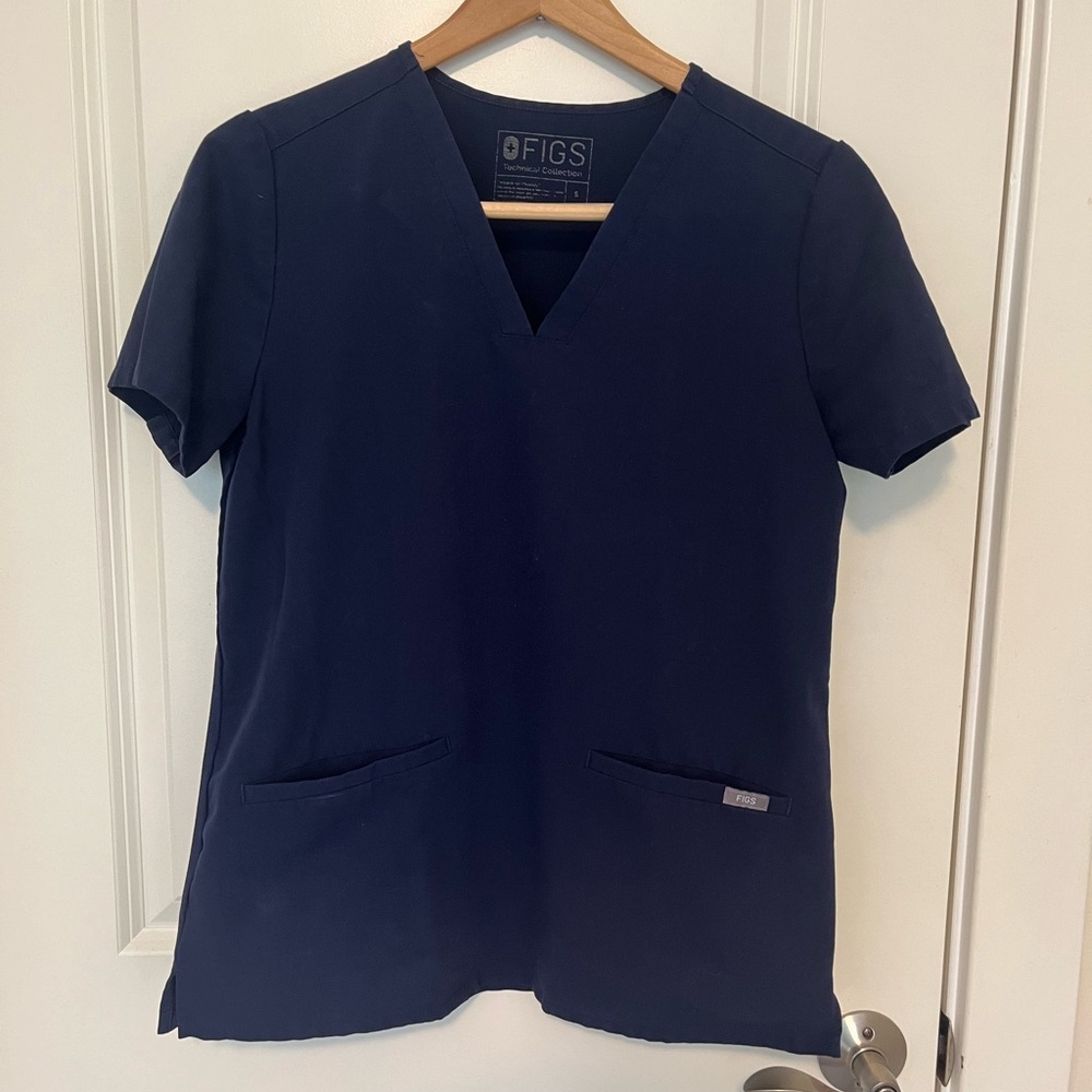 FIGS Casma Top
